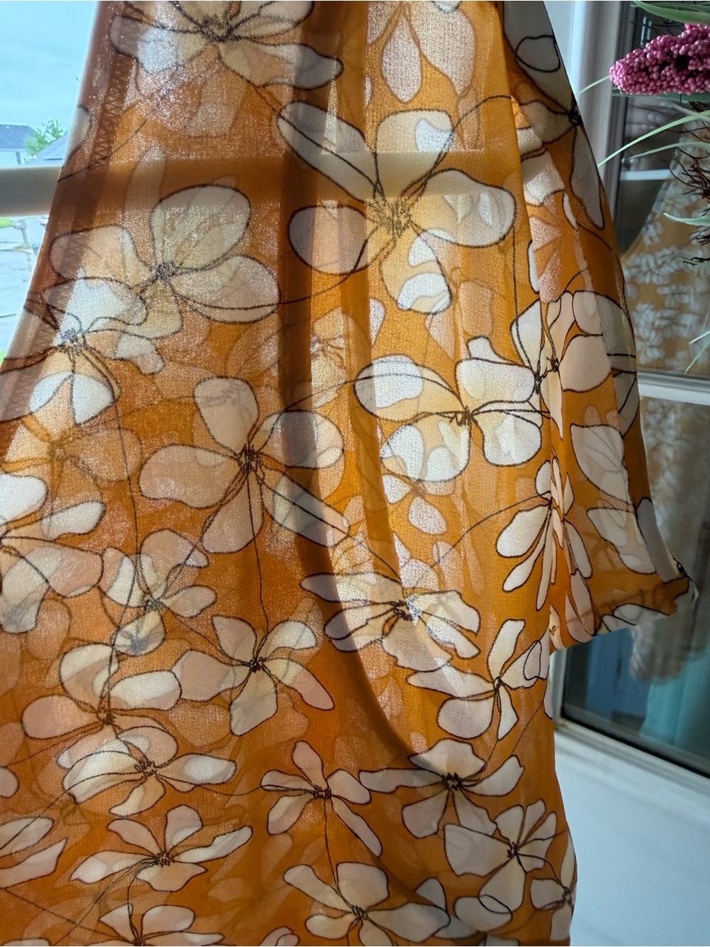 NWOT M double-lined V-Neck Floral Flowy Top in Mustard Yellow/White, CAbi - Picture 7 of 9